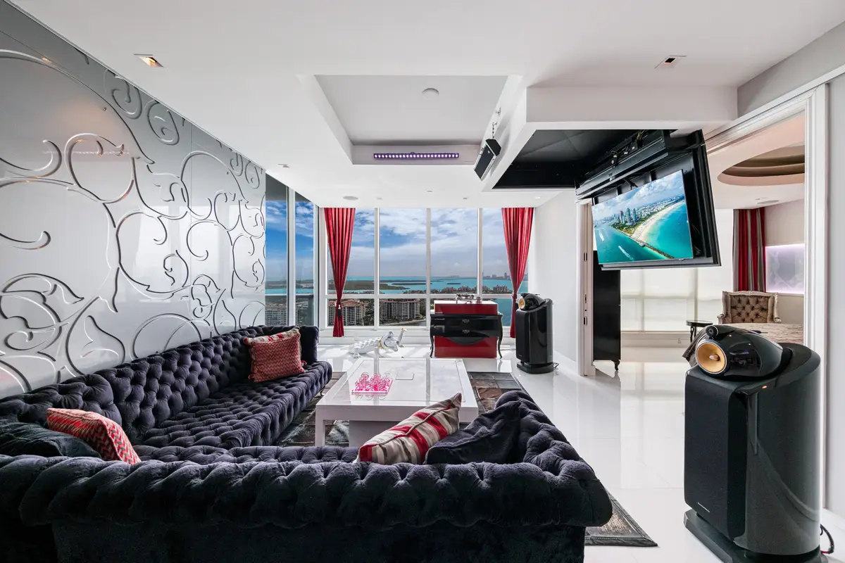 100 S Pointe Dr #3002, Miami Beach, FL 33139 - Image #1