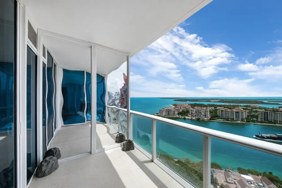 100 S Pointe Dr #3002, Miami Beach, FL 33139 - Image #2