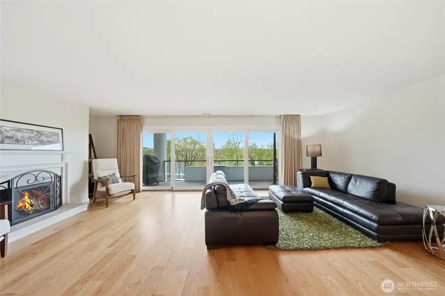 2565 Dexter Avenue N #103, Seattle, WA 98109 - #2