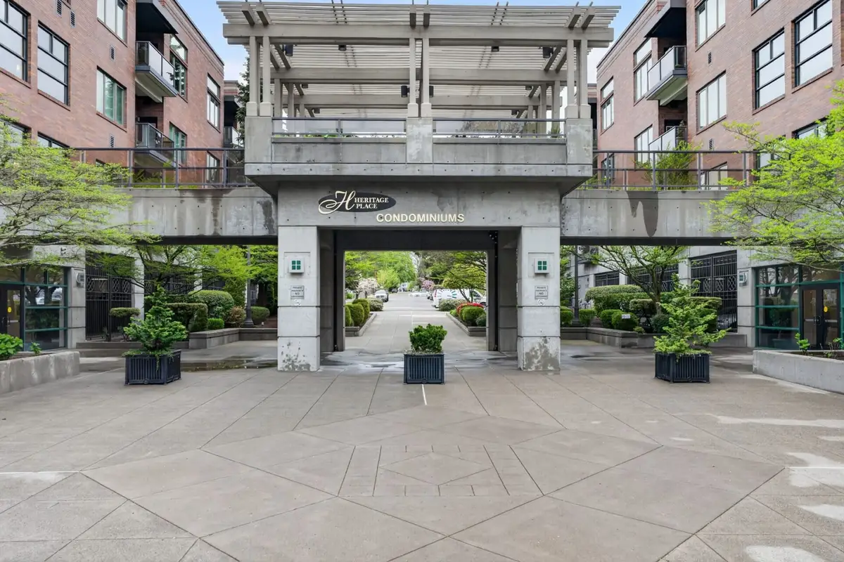 400 W 8th St, Vancouver, WA 98660 - #1