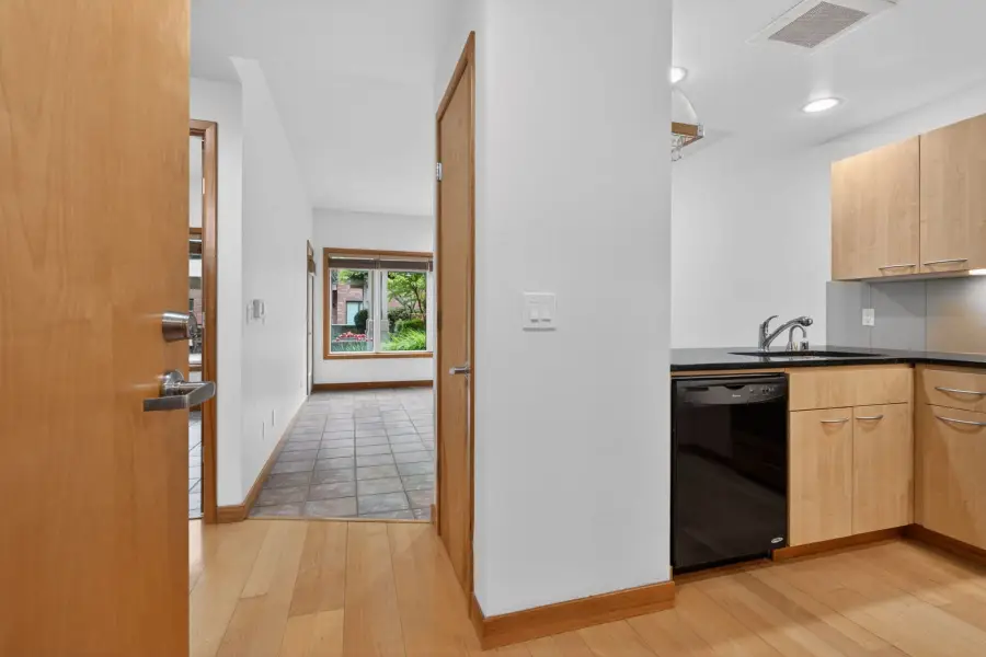 400 W 8th St, Vancouver, WA 98660 - #2