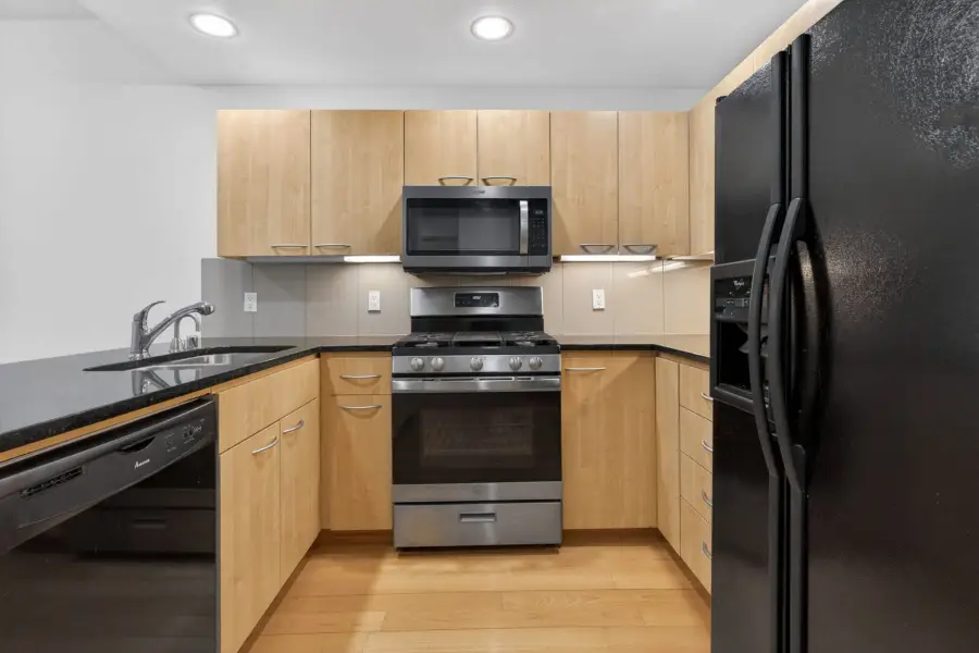 400 W 8th St, Vancouver, WA 98660 - #3