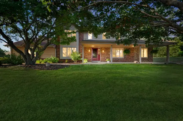 S67W23715 Fernwood Ct, Vernon, WI 53189