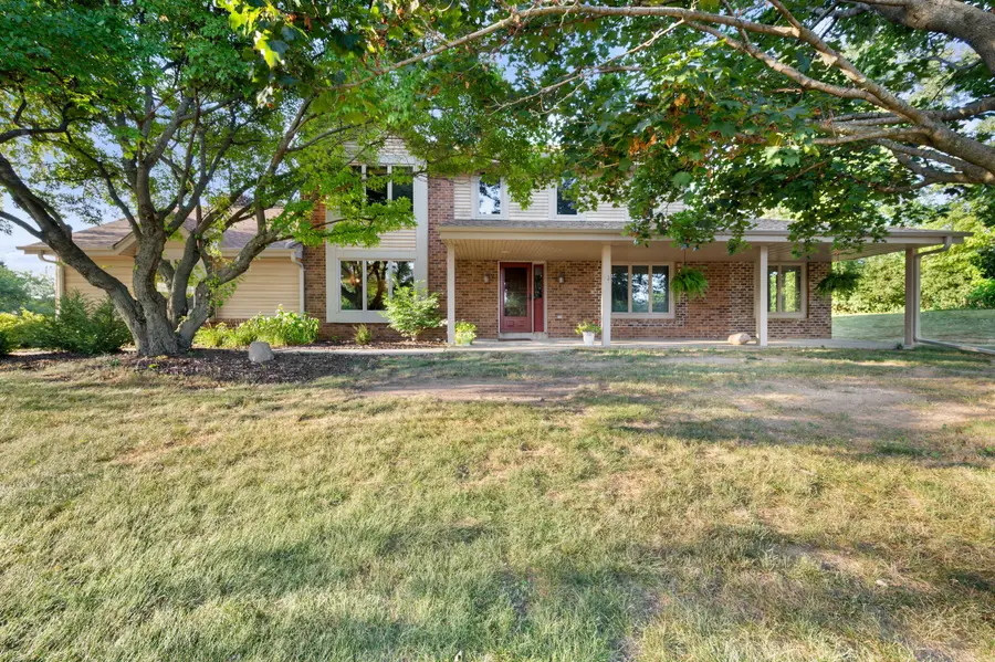 S67W23715 Fernwood Ct, Vernon, WI 53189 - #2