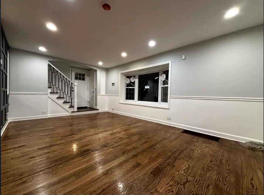 10030 S Luella Avenue, Chicago, IL 60617 - Image #2