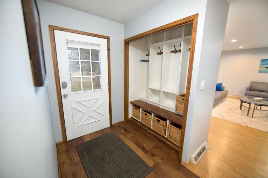 6535 N Braeburn Ln, Glendale, WI 53209 - Image #3