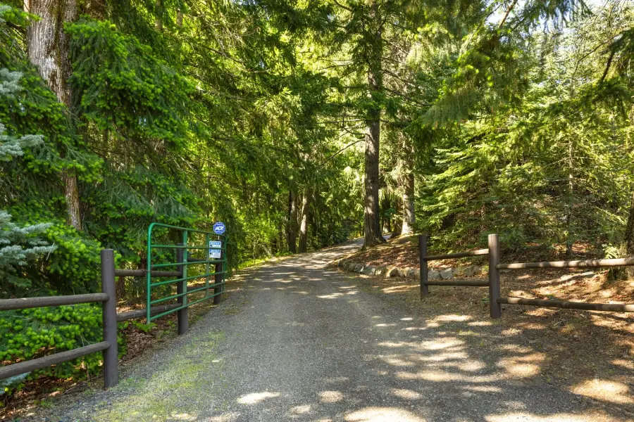 9491 Cook Underwood Rd, Underwood, WA 98651 - #2