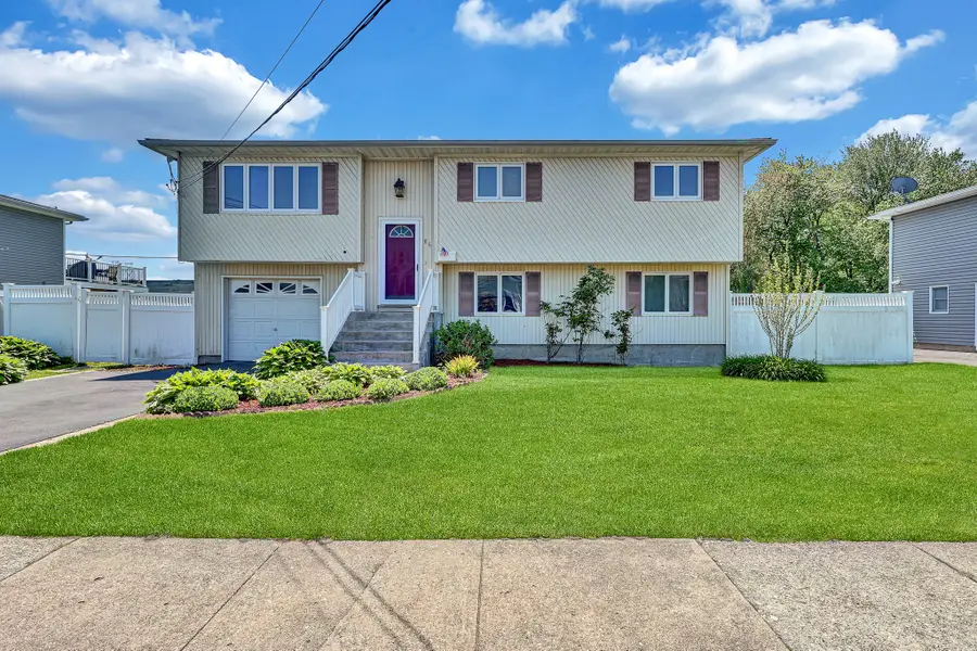86 Paris Court, West Islip, NY 11795 - #2