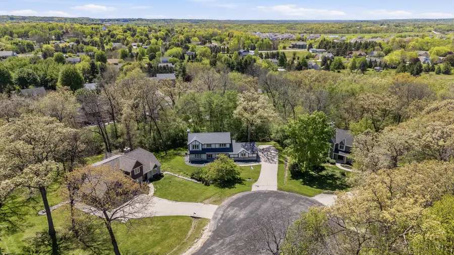 S45W25745 Underwood Ct, Waukesha, WI 53189 - #3