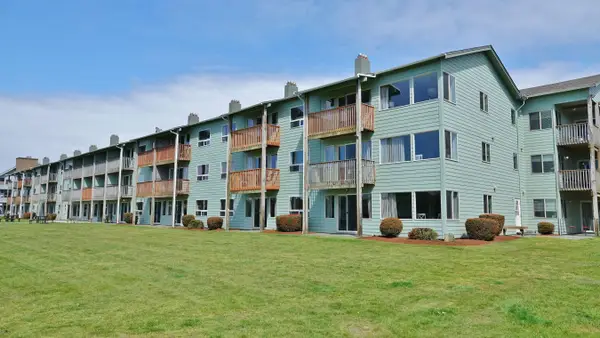 643 Ocean Shores Boulevard Nw #102, Ocean Shores, WA 98569