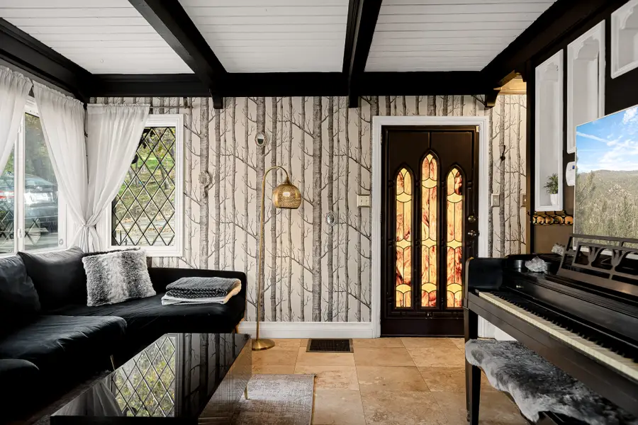 23935 Zurich, Crestline, CA 92325 - Image #2