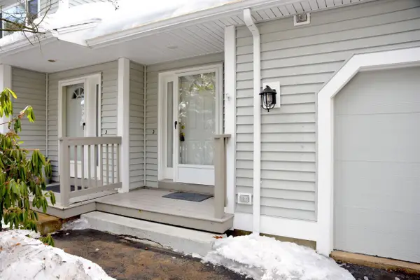 101 James Circle, Concord, NH 03301