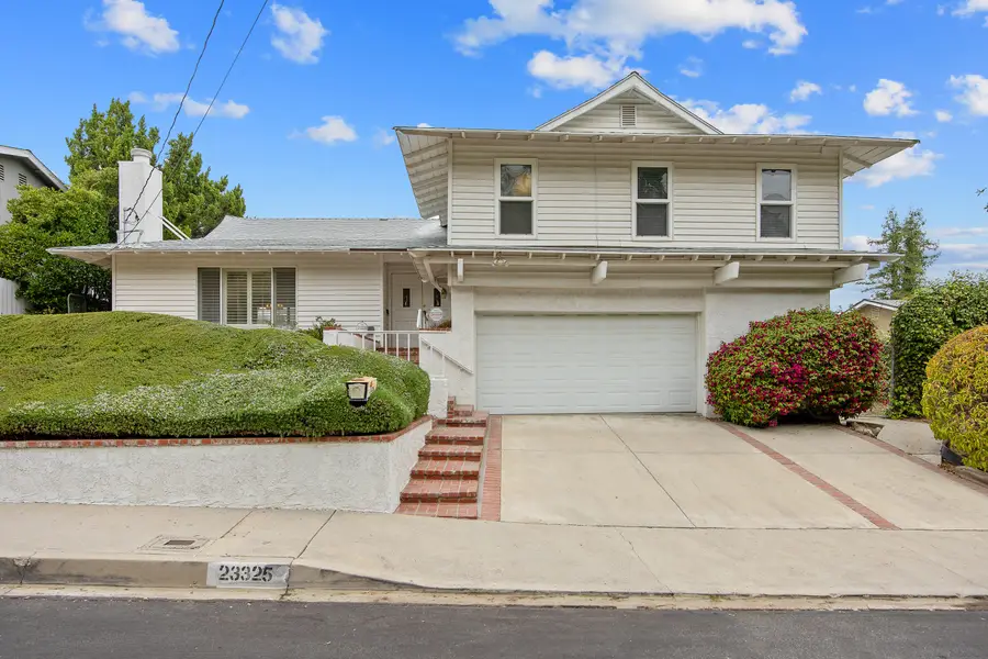 23325 Bessemer, Woodland Hills, CA 91367 - Image #2