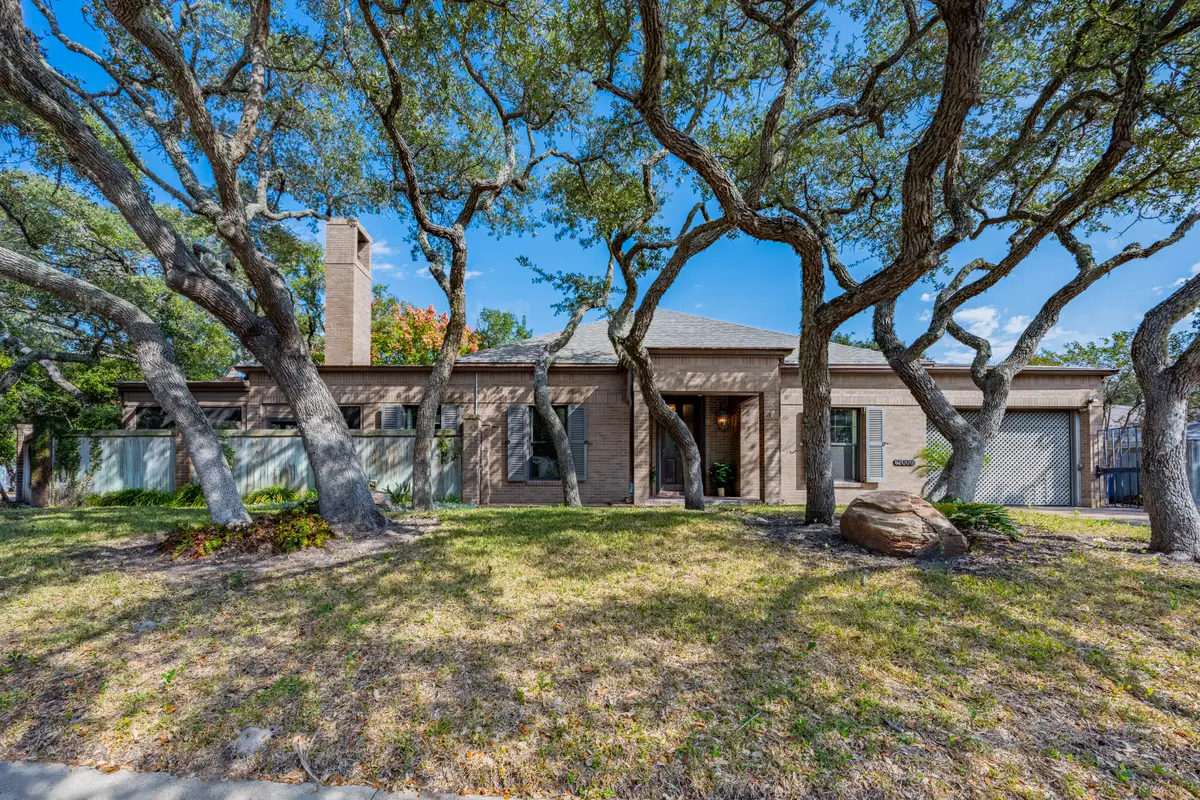 2006 Crescent Court, Rockport, TX 78382 - Image #1