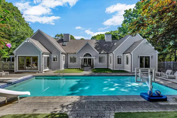100 The Paddock Circle, Mashpee, MA 02649