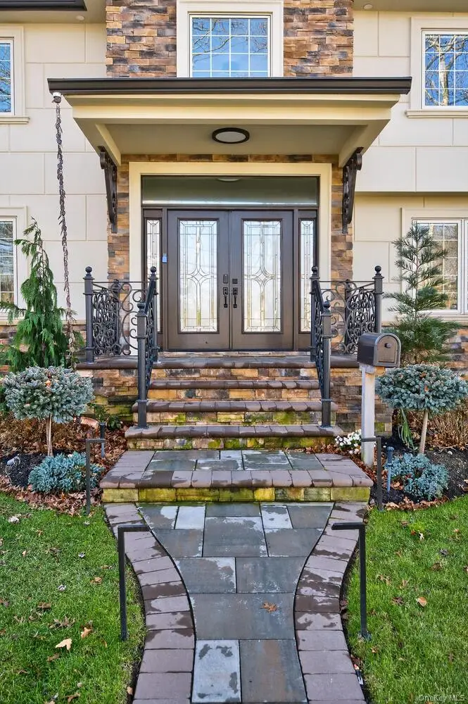 14 Woodland Drive, Old Bethpage, NY 11804 - Image #2