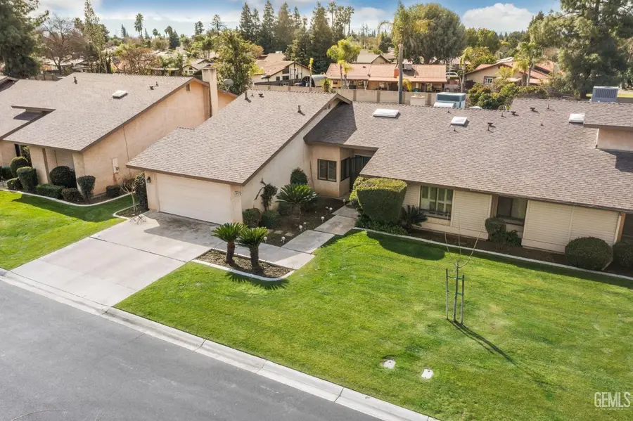 2300 EL PORTAL DRIVE #63, Bakersfield, CA 93309 - #2