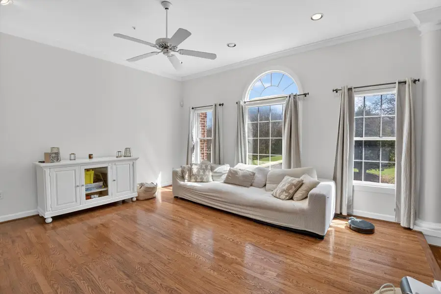 105 Crofton Hill Ln, Rockville, MD 20850 - #3