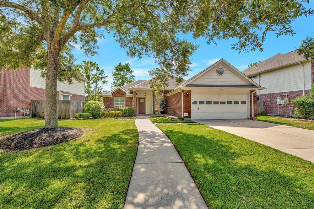 3019 Signal Hill Drive, Friendswood, TX 77546 BHGRE