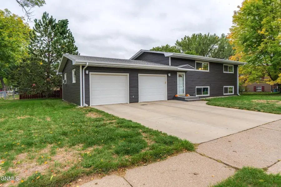 405 Meadow Lane, Bismarck, ND 58504 - #2