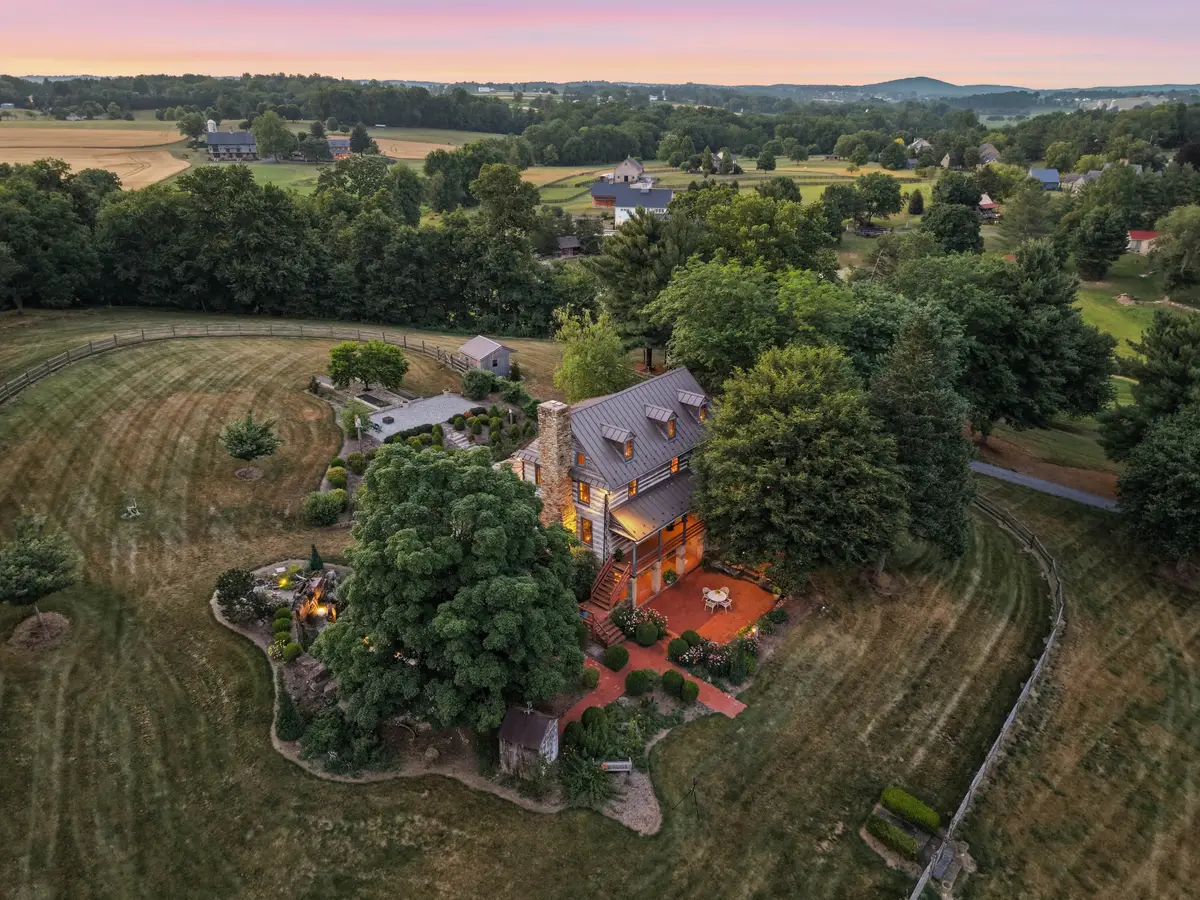 3646 Meadow View Rd, Manheim, PA 17545 - #1