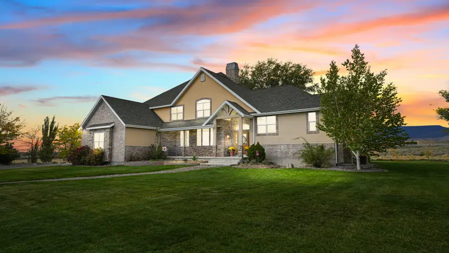 9141 N Canyon Wash Dr, Eagle Mountain, UT 84005 - Image #2