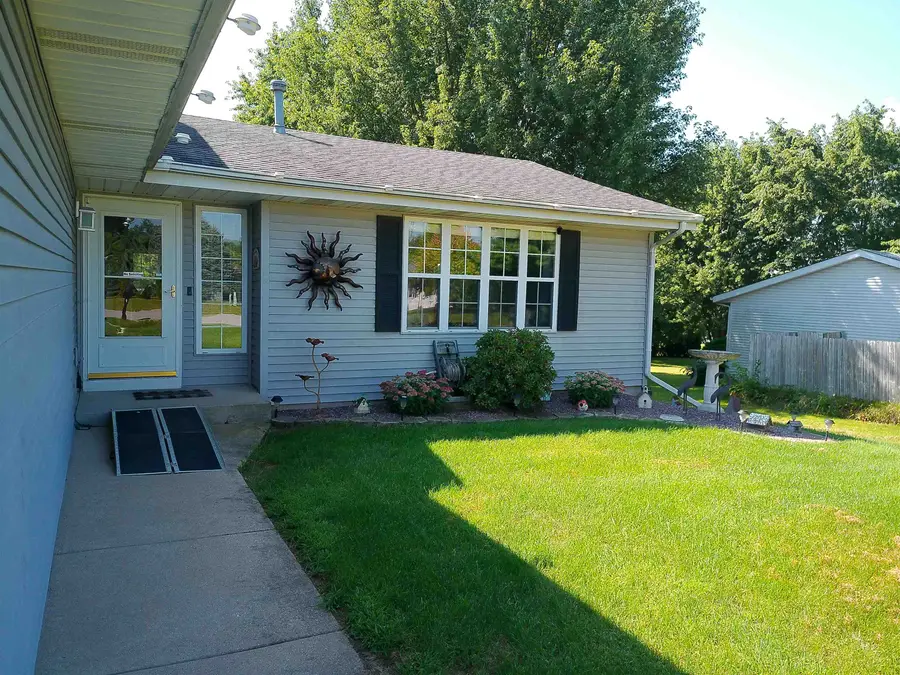 6727 Sawmill Drive, Roscoe, IL 61073 - #3