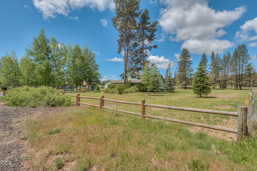 53939 Pine Grove Rd, Sisters Millican, OR 97739 - #3