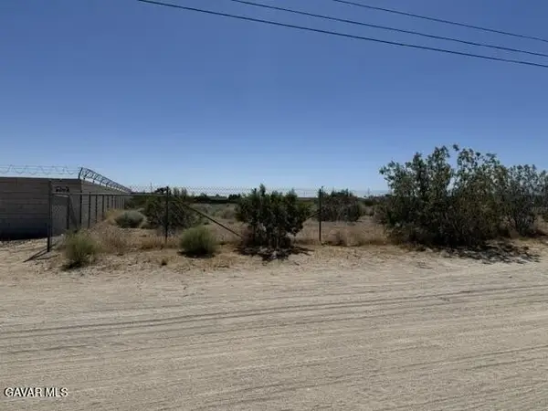 42136 6th Street E, Lancaster, CA 93535