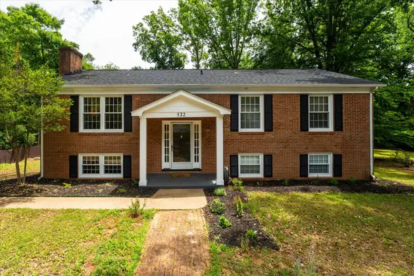 522 Nottingham Rd, Charlottesville, VA 22901
