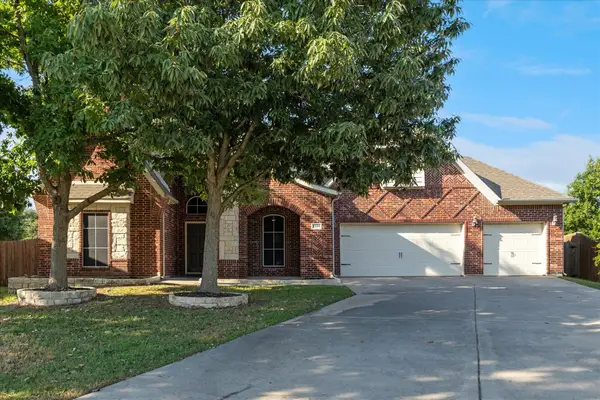 1220 Clairemont Lane, Burleson, TX 76028