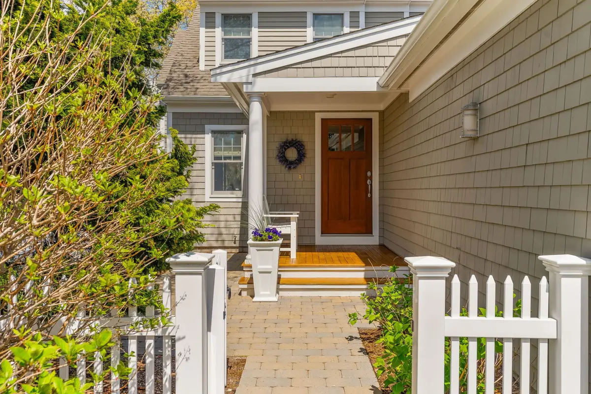 20 Lanyard Way, Mashpee, MA 02649 - #1