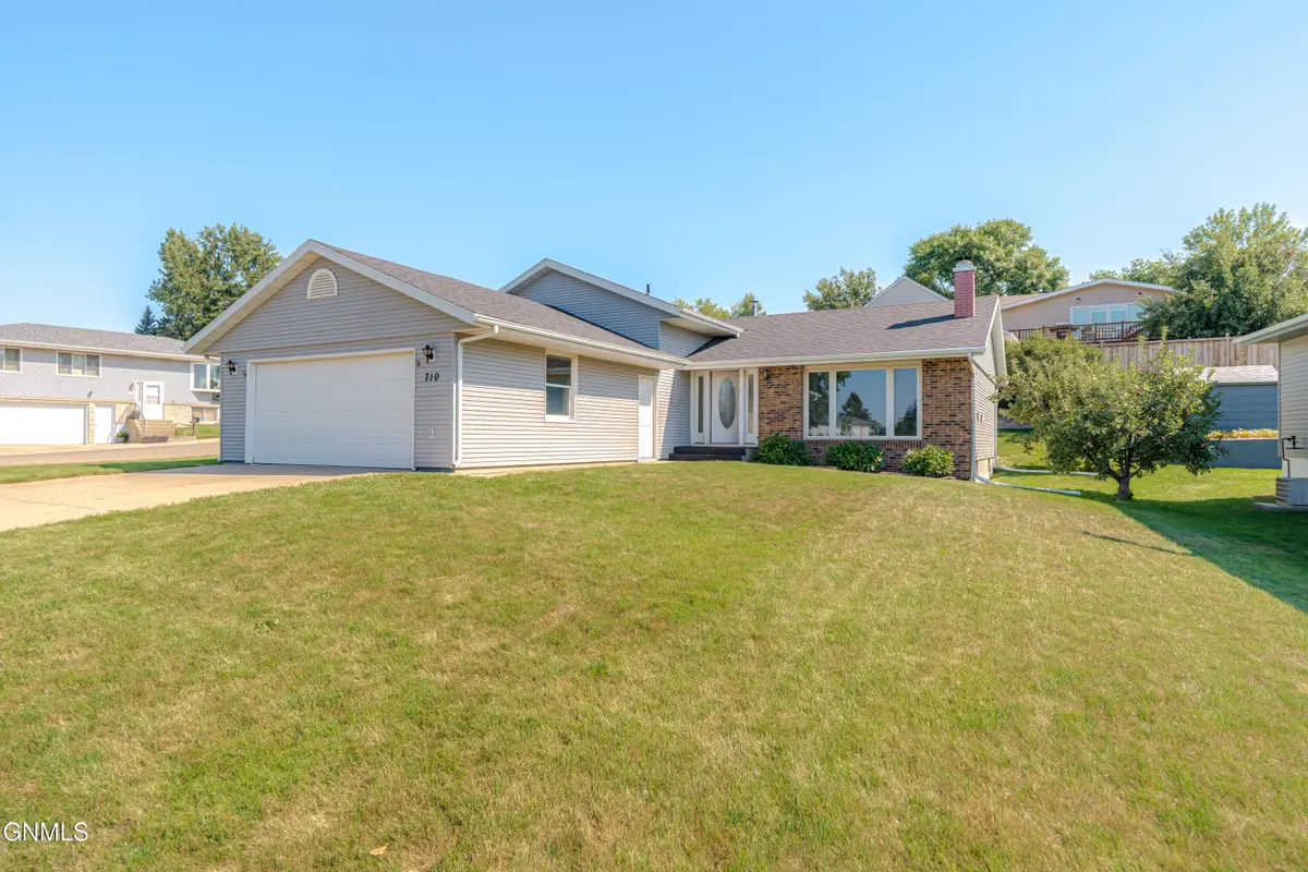 710 3rd Avenue Ne, Mandan, ND 58554 - #1