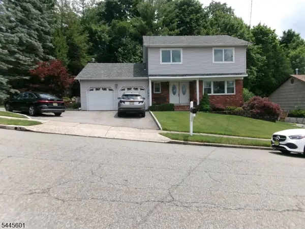 12 Wolfe Drive, Wanaque, NJ 07465
