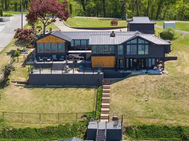 105 Lake View Dr, Muscle Shoals, AL 35661 - Image #2