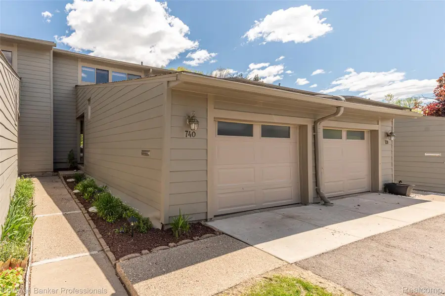 740 Peninsula Court, Ann Arbor, MI 48105 - #2