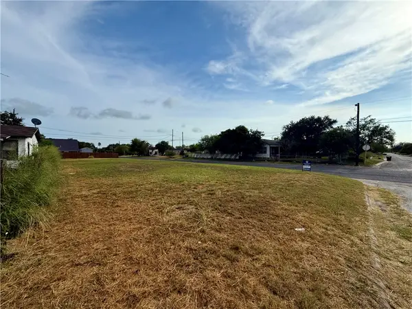 503 E Ave C, Kingsville, TX 78363