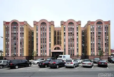 25 W Broadway #110, Long Beach, NY 11561