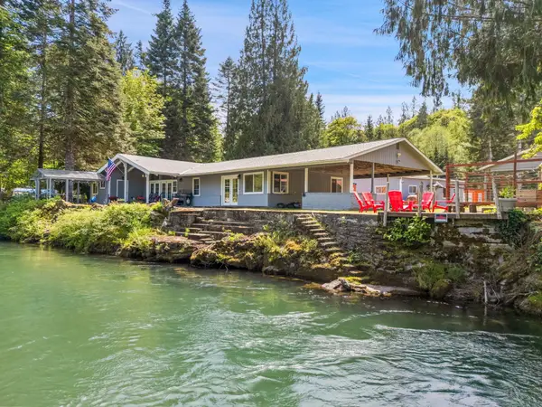 560 Mountain Trail Road, Brinnon, WA 98320