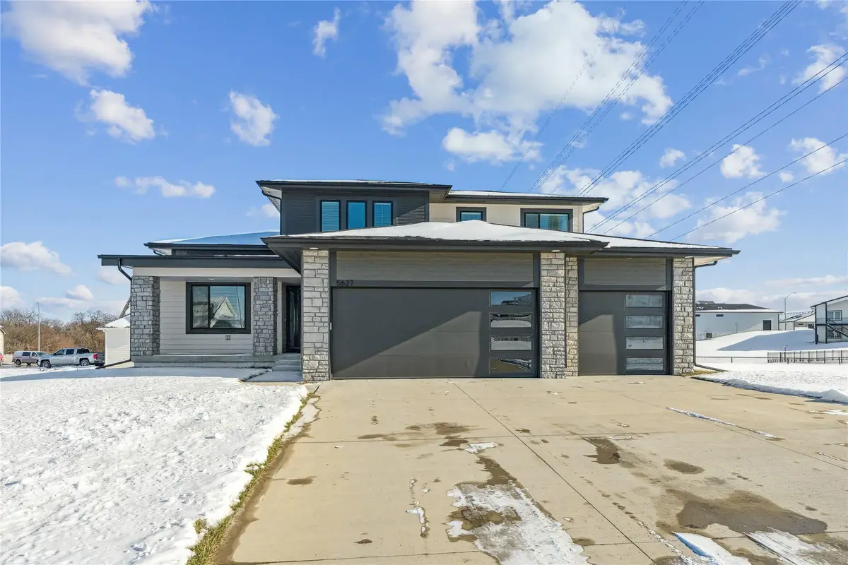 5627 163rd Street, Urbandale, IA 50323 - #1