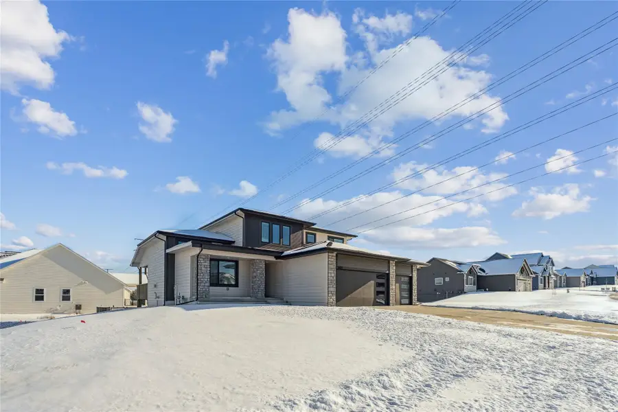 5627 163rd Street, Urbandale, IA 50323 - #3