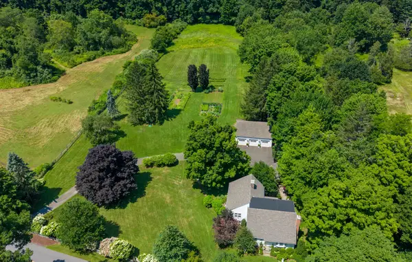 385 Middle Road Turnpike, Woodbury, CT 06798