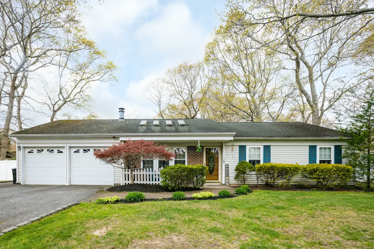 4 Mount Oak Place, Ridge, NY 11961 - #1