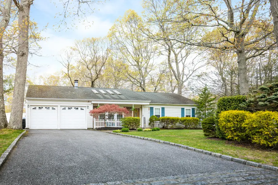 4 Mount Oak Place, Ridge, NY 11961 - #3