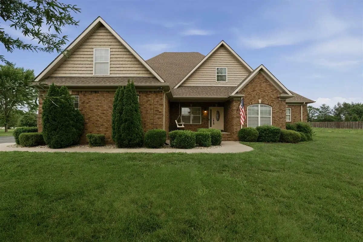 4638 Fairvue Farm Blvd, Bowling Green, KY 42104 - #1