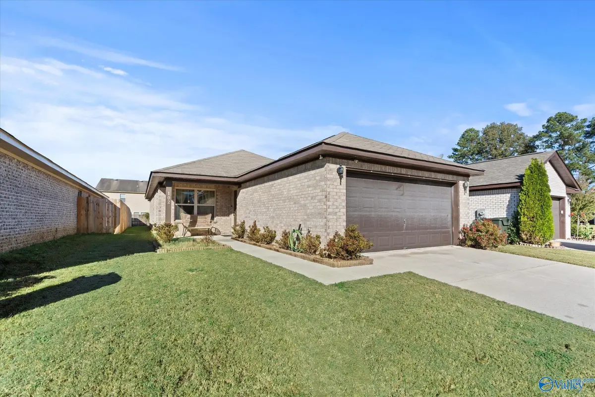 102 Winstead Circle, Owens Cross Roads, AL 35763 - #1