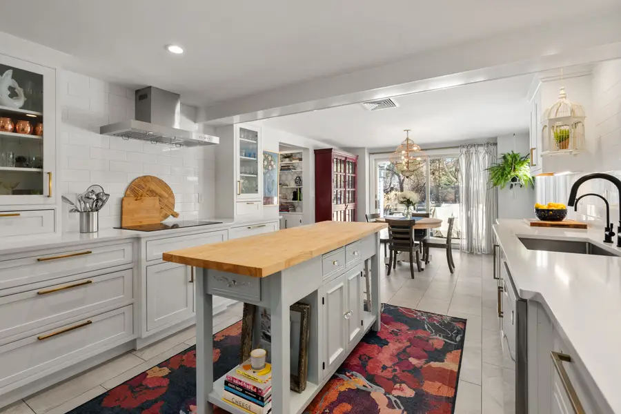21 Decatur Lane, Wayland, MA 01778 - #3