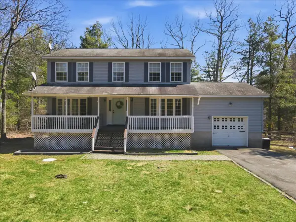 126 Bernadette Drive, Dingmans Ferry, PA 18328