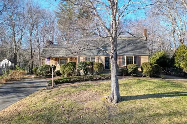 21 Strawberry Ln, Whitman, MA 02382