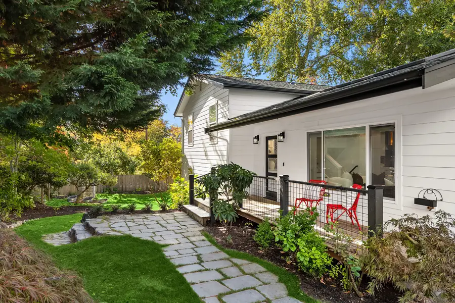 689 Pierce Court Nw, Bainbridge Island, WA 98110 - #2